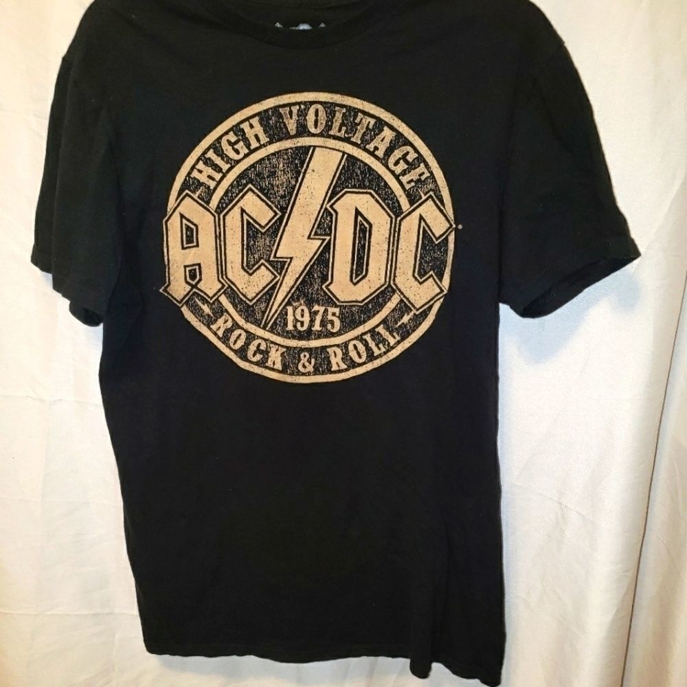 𝅺ACDC HIGH VOLTAGE black T-shirt
